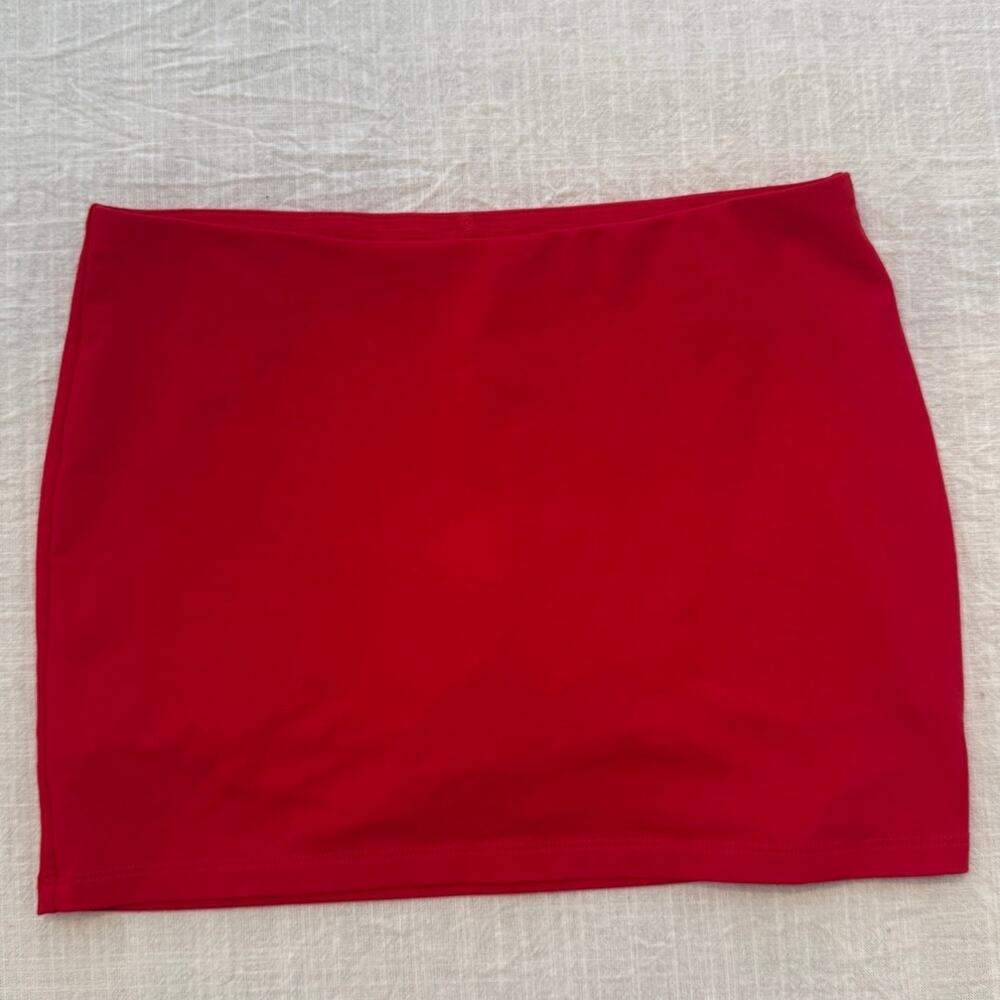 Aritzia | flashing red contour micro mini tube skort skirt | size small